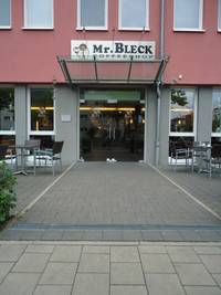 Mr. Bleck Marie-Curie-Straße Rampe