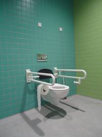 Westbad Hallenbad - Behinderten WC mit Dusche - Toilette