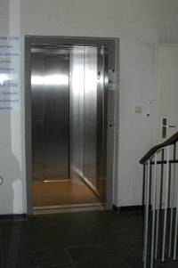 Tür Aufzug, Erdgeschoss